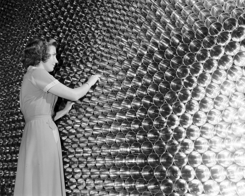 QSArchives's tweet image. #MakeitMonday Spotlight: the #GoldenCircle cannery which played a significant role in processing and canning pineapples, among other fruits, and has been a key part of #QLD's agricultural and food processing industry.

Check out our blog for more info: blogs.archives.qld.gov.au/2018/02/02/gol…