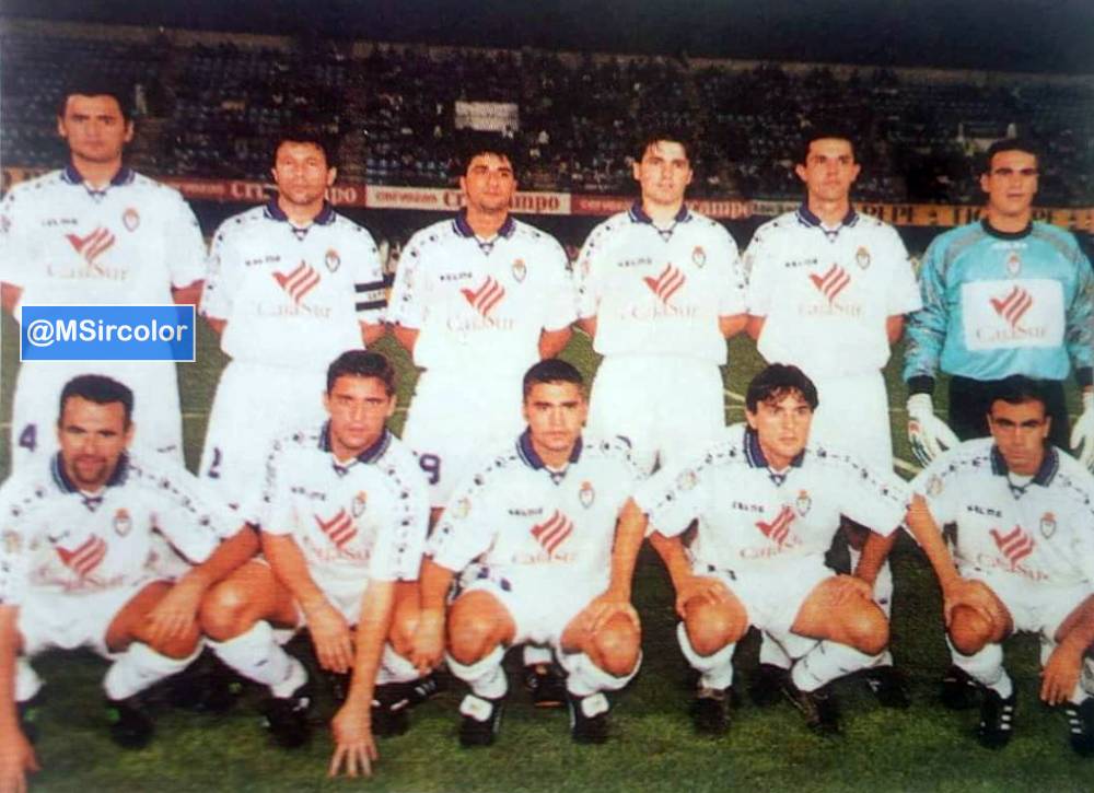 MSircolor's tweet photo. Foto del @RealJaenCF en el #EstadiodeChapín (8-10-97) partido de ida de la Copa del Rey @XerezCD_OFICIAL 0 #RealJaénCF 0 #Somavilla #Pascual #ValentínBuiza #Cidoncha #Fernando #Yepes;;#Geni #Robledo #Cabanillas #AntonioPuche #Abreu el entrenador era #QuicoÁlvarez https://t.co/HQ0pXLuC0s