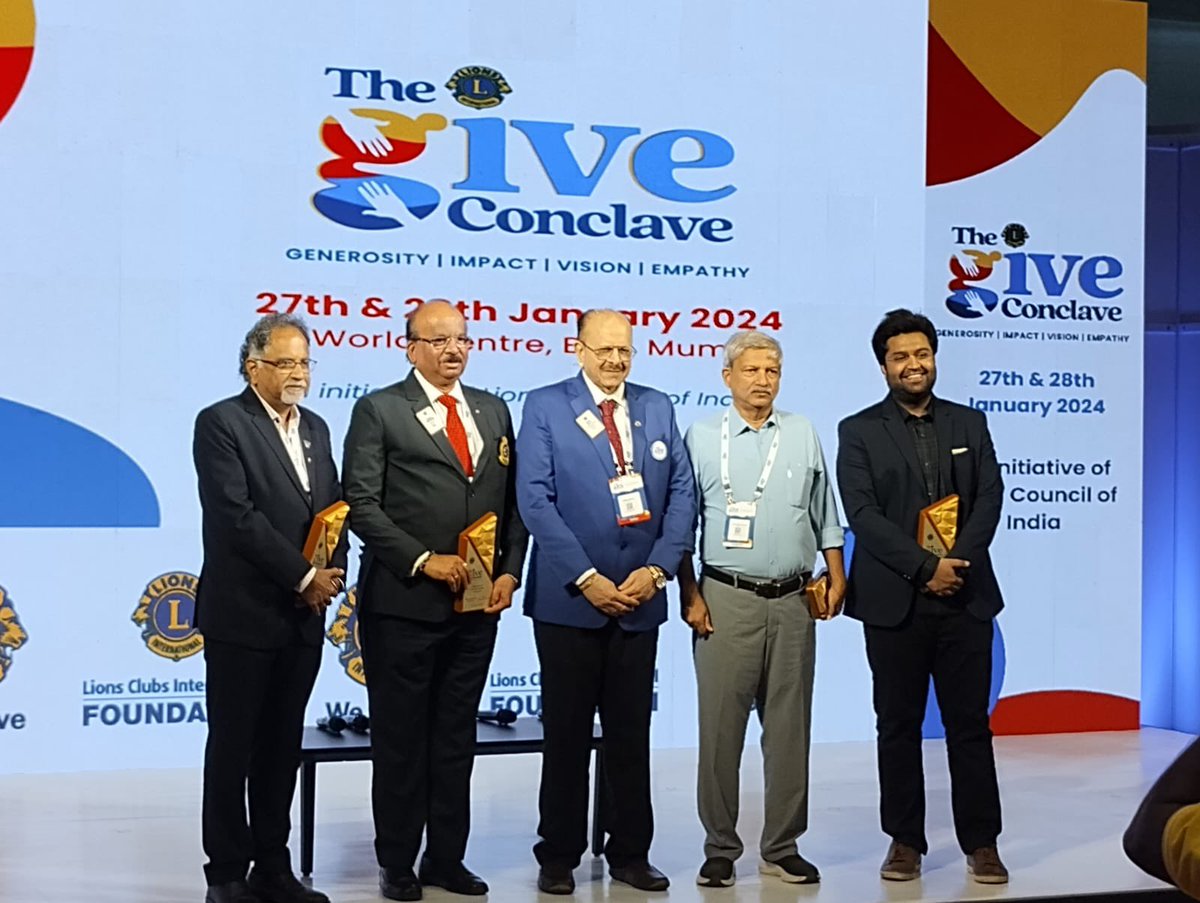 HulladekR's tweet photo. @HulladekR’s founder Mr. Nandan Mall empaneled the discussion on environment at The Give Conclave by @LionsClubsIndia at @JioWorldCentre, BKC, #Mumbai.

We mirror their motto of generosity, impact, vision and empathy and hope to continue with this association for far and long♻️💚 https://t.co/lJ7FdcJCcf