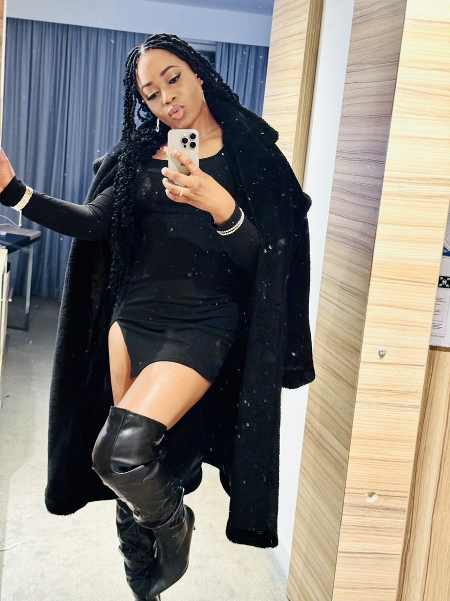 swashniggress's tweet image. About last night. Slayed tf out to my Davido’s concert #Davido02Arena #DavidoatO2