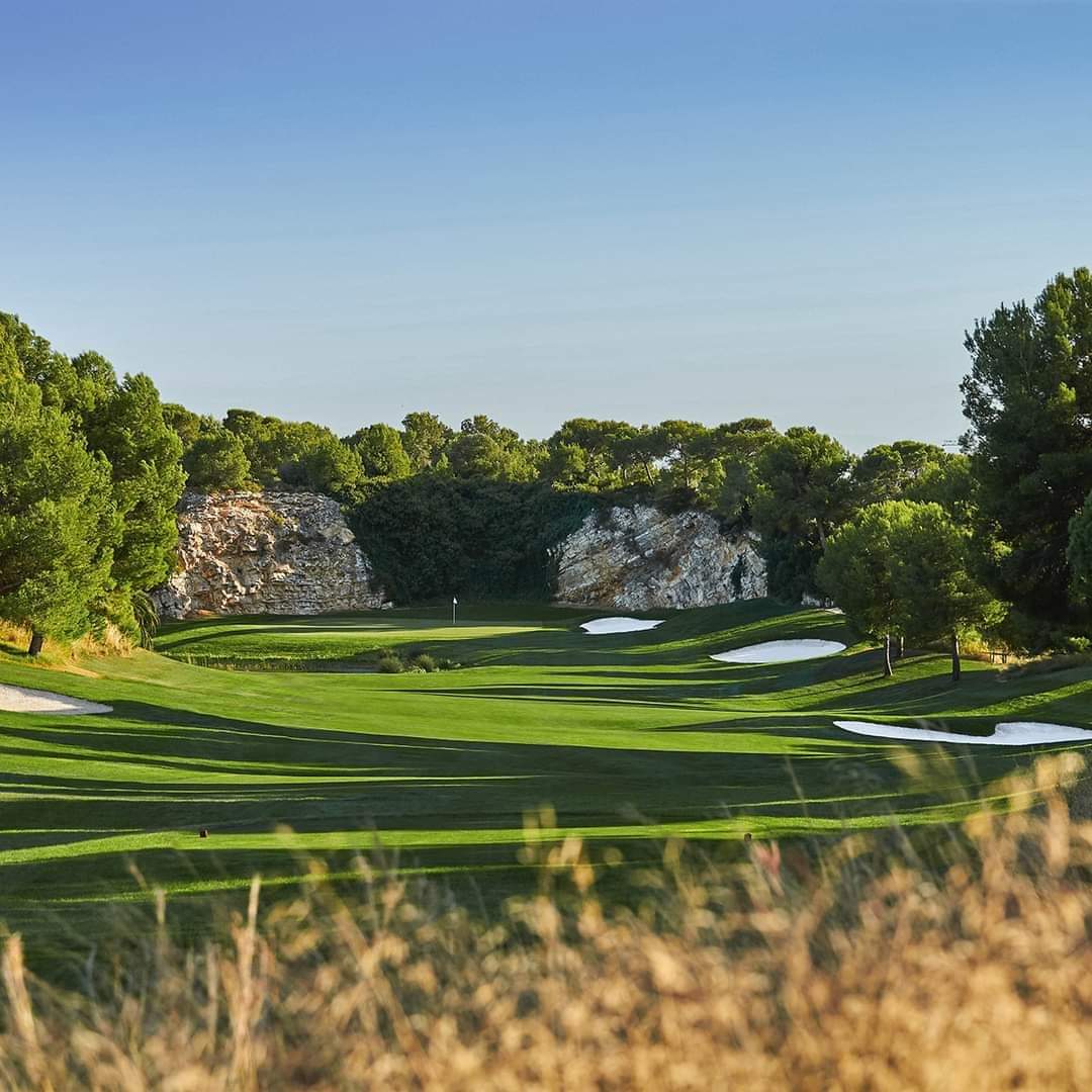 GolfHolidayShop's tweet photo. Costa Daurada Golf Holidays 🇪🇸

Infinitum is one of Spain's most exquisite golf resorts and is home to two amazing 18-hole courses, the Lakes and Hills, plus the 9-hole Ruins course.

 📧 sales@golfholidayshop.com 

#costadorada #spain #golfholiday https://t.co/OHFDTPt62q