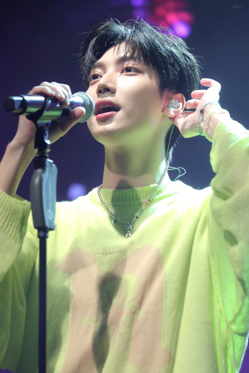 D4freakyKM's tweet photo. 《 HQ 》
🖤 231022
Kwangmin 1st Mini Album Concert
“AWWWW!”

#BF #광민 #Kwangmin @KM__950424
#BOYFRIEND #보이프렌드 https://t.co/g2HPnhqx0a