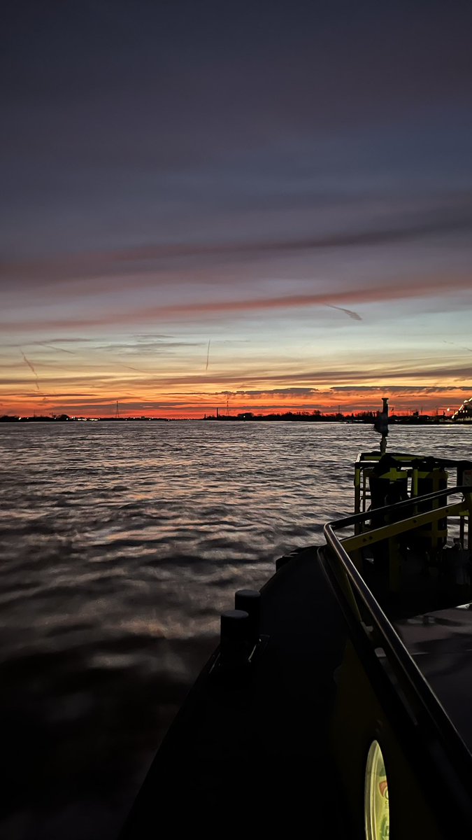 Na een weekje wintersport in Val Thorens met collega’s. 🏂 Weer begonnen met een vroege dienst op de #RWS21. 

Het water is vallend en er zijn (nog) geen bijzonderheden. 

<a href="/Rijkswaterstaat/">Rijkswaterstaat</a>