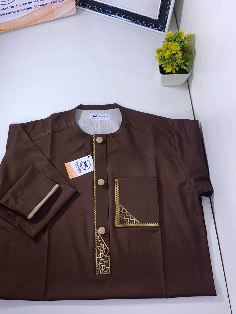 Tailor_Made_C's tweet photo. 💥Neatly-Tailored Monogram Embroidered Brown Kaftan💥
…

📌 Price= 27,000 naira
📌 Delivery =3-7 working days
📌 Location = Ilorin
…

Send a DM to place your order! https://t.co/nKap7kqGjD