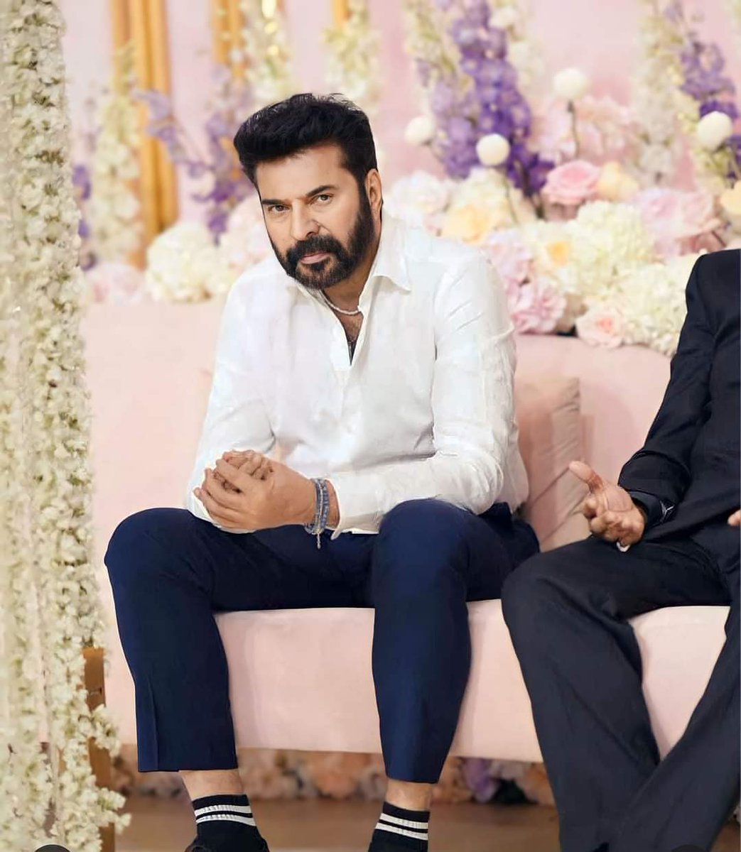 MammoottyFC369's tweet photo. Mega ⭐ latest ❤️

#Mammootty @mammukka https://t.co/3QyjhfOV28