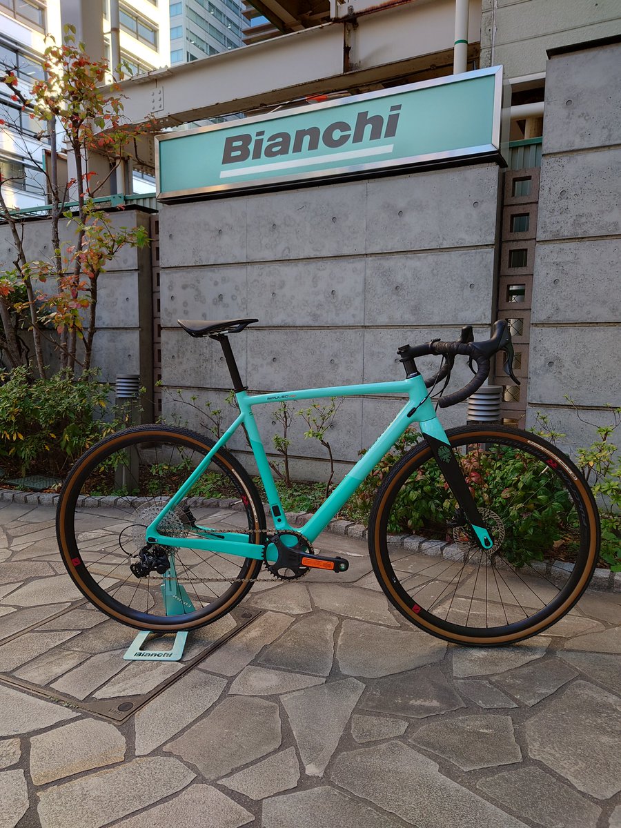 Omiya1885's tweet photo. 【大宮】
カンパニョーロで
アッセンブルされた
バイクコーナー
特設しました
ご興味お持ちの皆様
大宮店までお越し下さい
#bianchi 
#ビアンキ
#ridebianchi
#campagnolo
#chorus
#ekar 
#oltrexr3
#aria 
#impulsopro
#arcadex
#ビアンキバイクストア
#ロードバイク 
#グラベルロード https://t.co/yWPz16E3Km