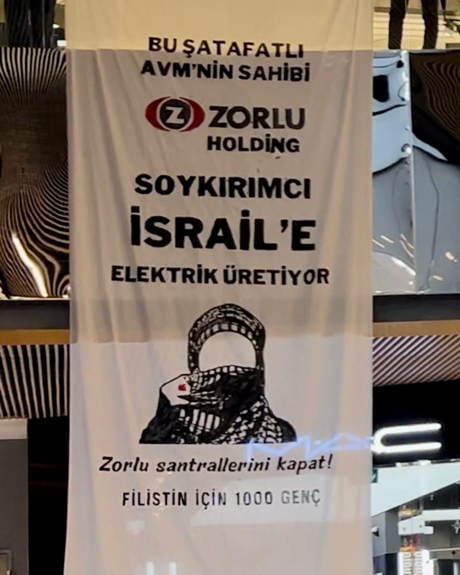 Zorlu AVM yönetimi, Zorlu Holding'in İsrail'e elektrik üretmesini protesto eden gençleri göz altına aldırdı. O zaman yüksek sesle tekrar edelim: Zorlu Holding soykırımcı İsrail'e elektrik üretiyor.