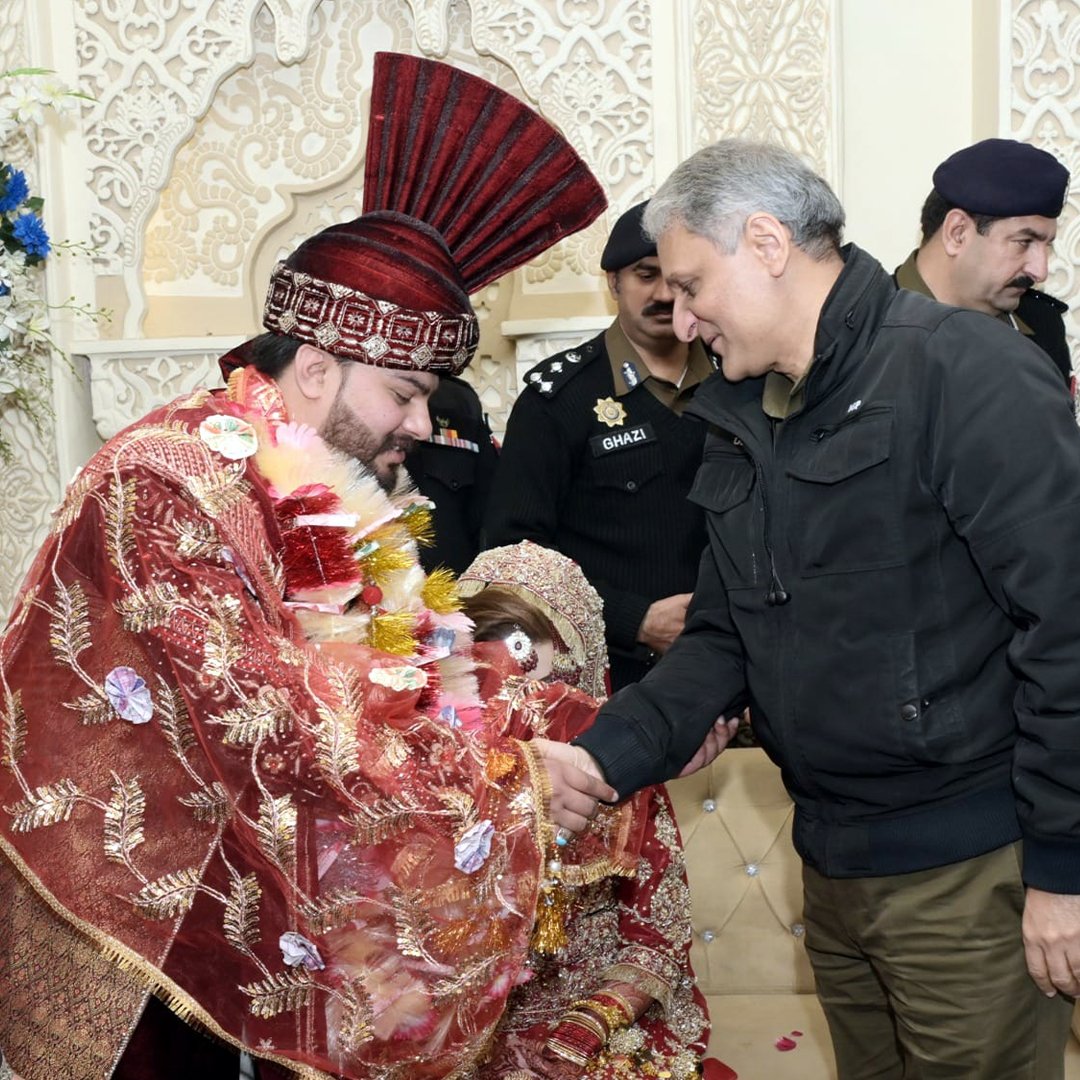 IG Punjab Dr Usman Anwar Participation in the wedding of the daughter of the martyred Sub-Inspector Rana Muhammad Yousaf. #PunjabPolice #martyr #LahorePolice #IGP #Police #PakistanPolice #Lahore #wedding
