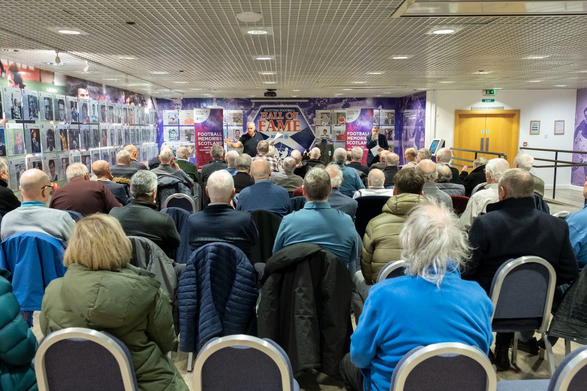 We are delighted to be working with @specsavers & @ScottishFA to enable Football Memories groups in Scotland to hear from former referees. Specsavers have also sponsored new memory boxes for our network👓💚 Read more as Dougie Hope kicked off our tour: scottishfootballmuseum.org.uk/news/former-re…