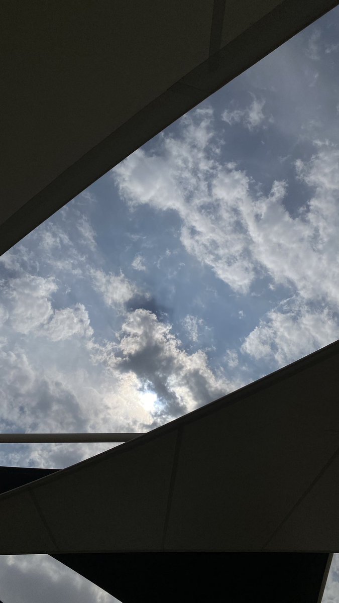 2vr00's tweet image. الجو ولا غلطه اليوم 🤍