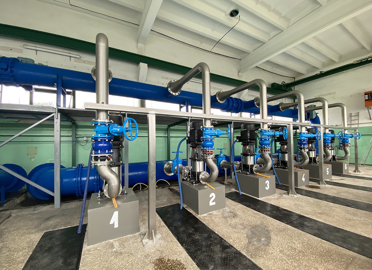 grundfos's tweet photo. In Wolsztyn, Poland, we offered a cost optimising and energy-efficient solution when a water tower failed, putting water delivery for over 30,000 people at risk. Read the story here: https://t.co/uT3at22mcO 
#PossibilityInEveryDrop https://t.co/7ZS0kBqZaG