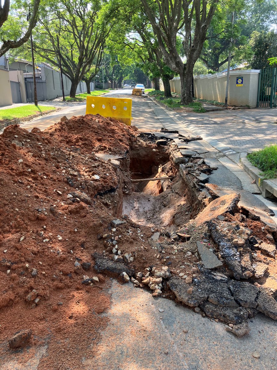 GTalevi's tweet photo. More. Corner Dorset and Denbigh. No wonder Parkview has no water. I saw a team here on Friday - and this is what they left. A total utter disgrace @JHBWater @CityofJoburgZA https://t.co/vNTKe7QpfJ