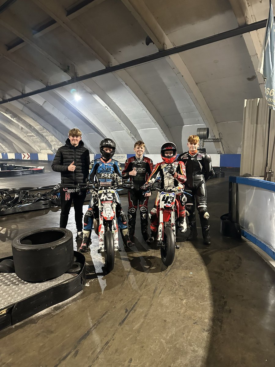 RDHRacing's tweet photo. Had a blast at pitbike night and a good catch up with my mates https://t.co/DcJ55rtgHJ