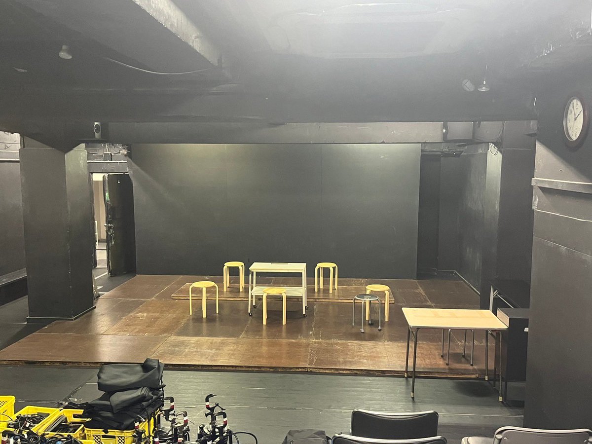 _ono_kazuma_'s tweet photo. 劇団あばば『paraiso』ご来場いただきありがとうございました。

本作の扱い方について、ずいぶんと悩みましたが結果、良い作品に仕上がったと思います。

「大事なのはこれからだぜ」という言葉を胸に。

共演者、スタッフ、あばばの3人、ご来場のお客様、みなさまありがとうございました。 https://t.co/DkDeYIxQDM