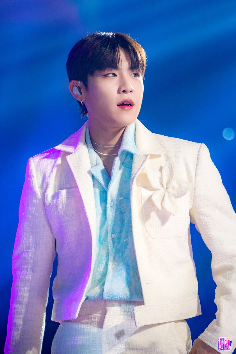 inga_sbs's tweet photo. 📸230128 인기가요 #현장포토

🗣️🗣️으아아아아아아아악🗣️🗣️
✨에이비식스 컴백 무대 찢었다✨
끼야아아악❗❗끼야아아악❗❗
🛎️🛎️컴백 현장포토도 도착했다🛎️🛎️

AB6IX와 함께라면 인가는💗
낭떠러지라도 크게 소리치기 댕가능🙆‍♀️

MORE🔗https://t.co/L4f768Jfmo

#인기가요 #AB6IX #에이비식스 @AB6IX https://t.co/BWGDohG2D4