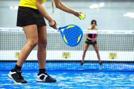 olymposutrecht's tweet photo. Studenten @UniUtrecht met een geldige #OlymPas, kunnen nu met 40% korting padellen (vrij sporten) bij de twee Utrechtse locaties van Peakz padel (Vechtsebanen en Zeehaenkade). Lees meer en profiteer: https://t.co/fmahTWwyEc #padel #Utrecht #specialeactie https://t.co/kF5jdAu9O4