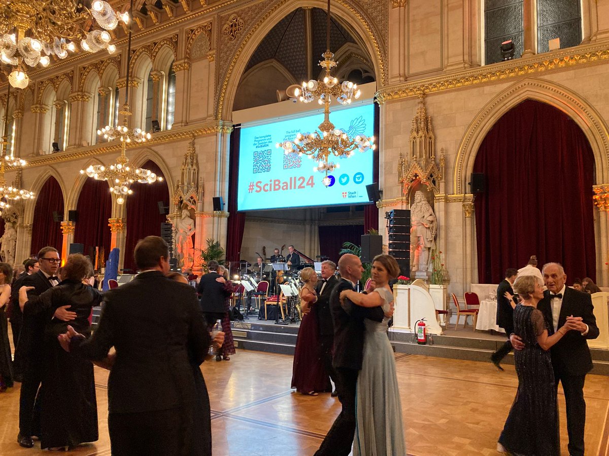 🎆 What a night! At #SciBall24 💃, we presented guests with our logic riddle “Climate Journey” 💚. Special thanks to all volunteers at the VCLA stand, Anastasia @izycheva, Michele @Colle_NM, and Tommaso @MannelliMazzoli, and to puzzle author Anouk Michelle Oudshoorn! @SciBall