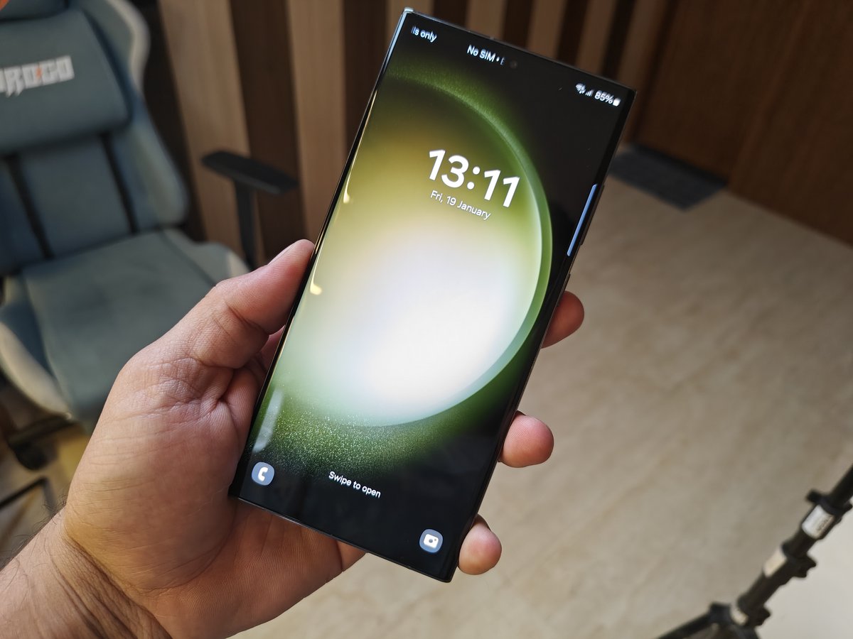 _techibee's tweet photo. SALE ALERT🚨 Selling two phones because need to Invest in Upcoming phones.
1. Samsung S23Ultra (12/256) purchased (23/02/23): 75K Slightly Negotiable
2. Oneplus Open (12/256) Purchased ( 15/11/23): 110000/- Slightly Negotiable
(Both In Mint Condition, Zero Scratches) https://t.co/FD3al5P6EL