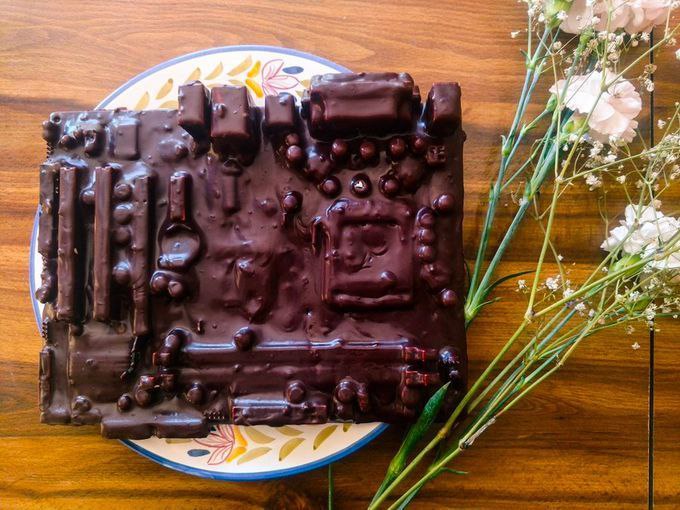 Valentines day is approaching very quickly.

Gift your significant other something special this year. Grab an old motherboard, cover it in melted chocolate, and present it on a nice plate.

They'll love you forever