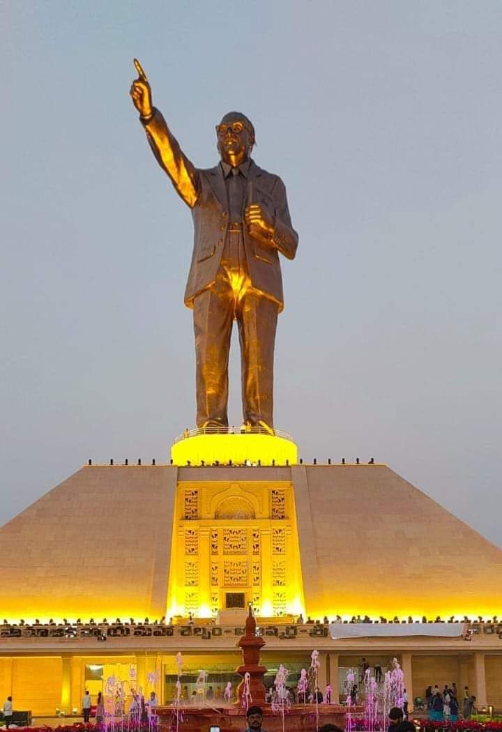 बाबा साहब अमर रहें ✊✊

वो तुमको बरगलाएंगे 📢📢📢📢
तुम संविधान लेकर खड़े रहना✊✊

आवाज़ दो हम एक हैं ♥️💚

#22_जनवरी_22_प्रतिज्ञाएं

#22_जनवरी_22_प्रतिज्ञाएं