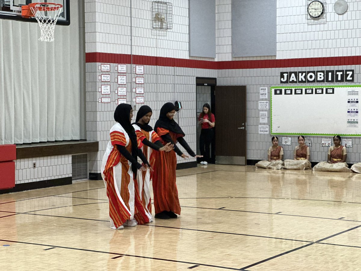 HiddoSoor's tweet photo. HiddoSoor Showcases at Forest Hills Elementary School in Eden Prairie Minnesota https://t.co/7H696CNW09