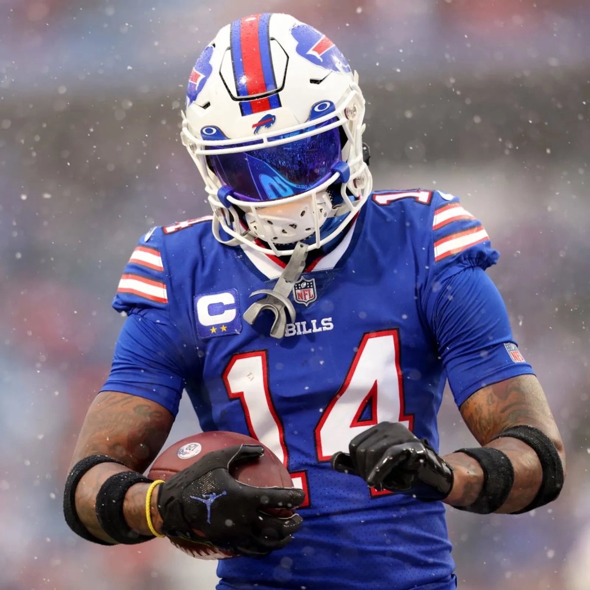 COWBOYS 2024 OFFENSE

QB: Dak Prescott
RB: Derrick Henry
WR1: CeeDee Lamb
WR2: Stefon Diggs. 
WR3: Brandin Cooks
TE: Jake Ferguson.

WHO IS STOPPING THIS OFFENSE? #DallasCowboys