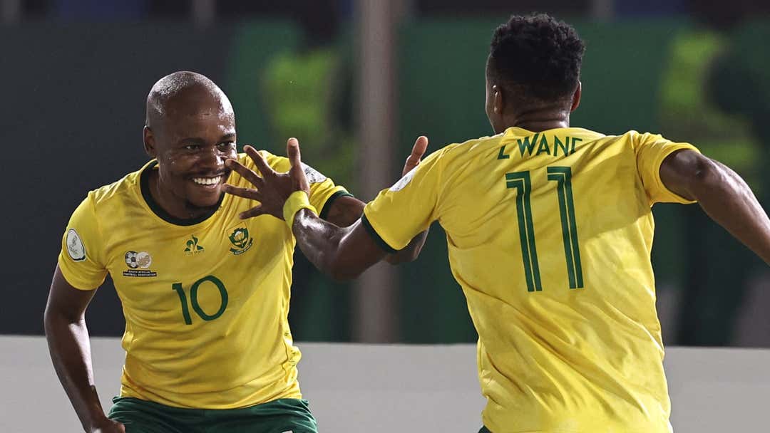 itsTyronePrins's tweet image. Big ups to Bafana Bafana 💛
Where there is unity there is always victory  👏🏽🇿🇦

GOALS ⚽:
Percy Tau converted a penalty 1️⃣
Themba Zwane scored twice 2️⃣
Thapelo Maseko scored in the second half 1️⃣

RESULTS: 
🇿🇦4 - 0🇳🇦

This is Bafana Bafana's first win at the #AFCON2023 #RSAvsNAM