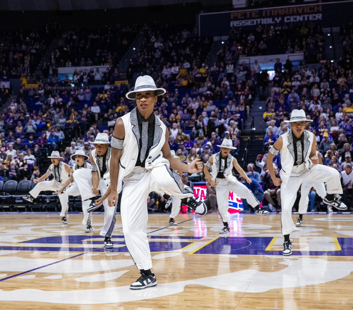 mjohnsonphoto's tweet photo. The crowd today at the PMAC was treated to the @LSUTigerGirls routine fresh off their National Championship. @theadvocatebr #udanationalchampions #lsutigergirls #tigergirls #smoothcriminal #PHOTOS #photooftheday #LSU #nikonphotography #danceteam
https://t.co/3aQSOzxVrP https://t.co/opsnKH0yGs