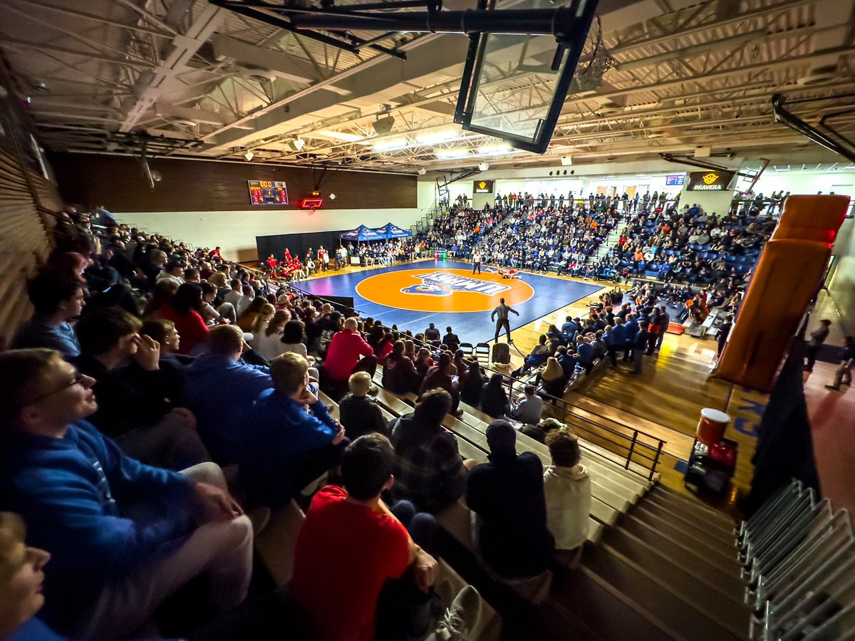 UMary Wrestling tweet media