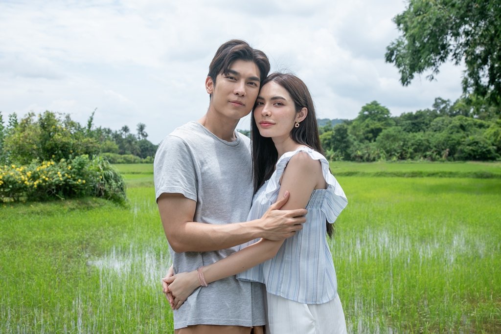 mayaonline2002's tweet photo. สิ้นสุดการรอคอย~ เตรียมนับถอยหลังสู่ความสนุกสุดโรแมนติกของ "พี่คล้าว - ทองกวาว" ฉบับ  #มนต์รักลูกทุ่ง๒๕๖๗ กับโคจรมาพบกันของ มิว-ศุภศิษฏ์, ชาล็อต ออสติน ได้ใน “มนต์รักลูกทุ่ง๒๕๖๗” ทุกวันศุกร์ เวลา 22.45 น. ทางช่อง 3HD กด 33  เริ่มตอนแรก 26 มกราคม 2567 นี้.

#MewSuppasit #ชาล็อตออสติน
