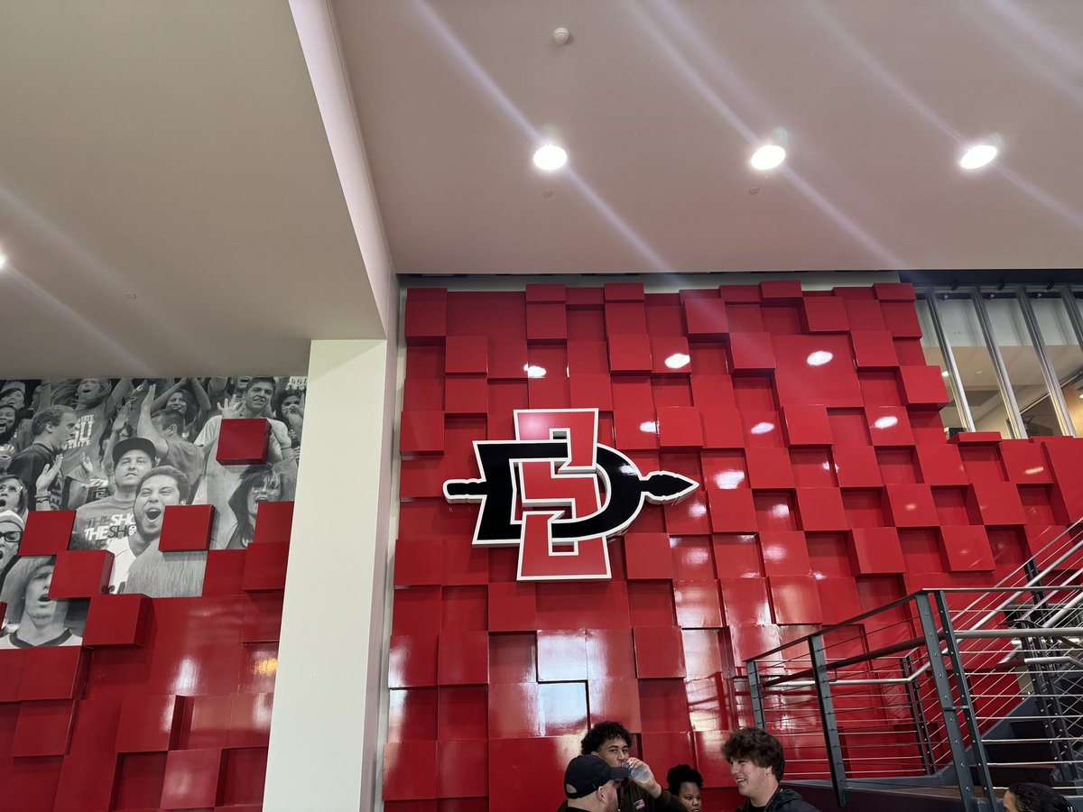 cwilliams760's tweet photo. Special thanks to @AztecFB for inviting me to junior day. The home team is building something special !!! #sdsu #aztec #football @THEHIVEFB https://t.co/ME8aLtrqh0