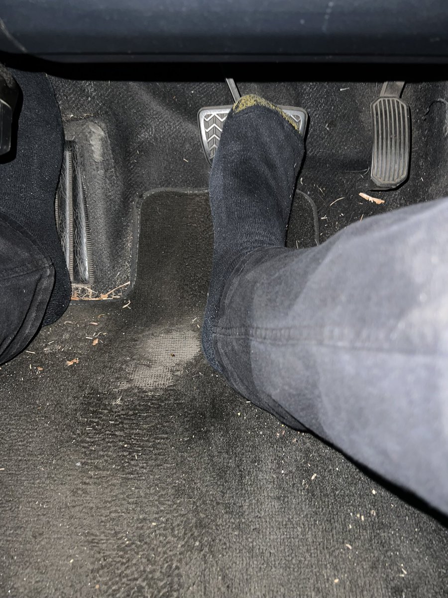 magiccityfeet's tweet photo. Come ride with me
#footfetısh #sockfetish #gayfeet #gayfeetmaster #blackfeet #blacksocks #bigfeet #size11 #alphafeet #footmaster #bigsole #pedalpump #pedalpumping #vroomvroom https://t.co/1JbrthTBGC