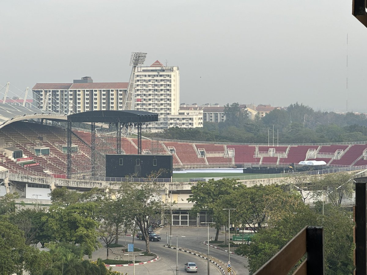 Meowfullsunmini's tweet photo. สิ่งนี้คือจอเหรอออ #NCT127_NEOCITY_THE_UNITYinBKK https://t.co/x9zShwS97r