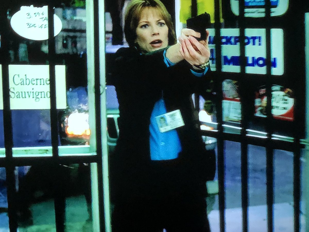 flavhiass's tweet photo. Cath πππ @MargHelgen
#CSILV https://t.co/fGwF1yEaW1