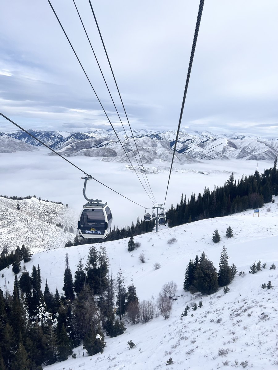 One of our team members sent in this pic from <a href="/sunvalley/">Sun Valley Resort</a> over the weekend. We think it's stunning, so we had to share! 

How did you spend your weekend? 

#CarryOn