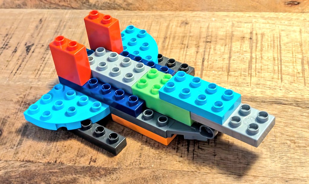 Skwerl_Art's tweet image. #duplo ATF program because the dad doesn&apos;t want to build more train or garbage truck...