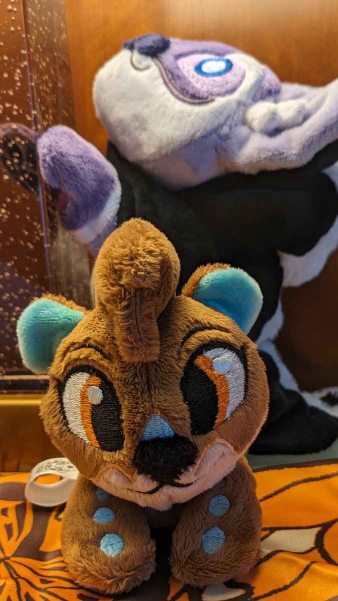 WildSolcte's tweet photo. Amazing time at #ANE2024 this year! Thank you to everyone who socialized with me over the convention. 

Feeling inspired to suit more again with Spirit - and potentially build a mask/head for Pilot.. 

Reminder: i am primarily on https://t.co/15pMhIzO4G (Mastodon/Sharkey) https://t.co/fOELYE0Utr