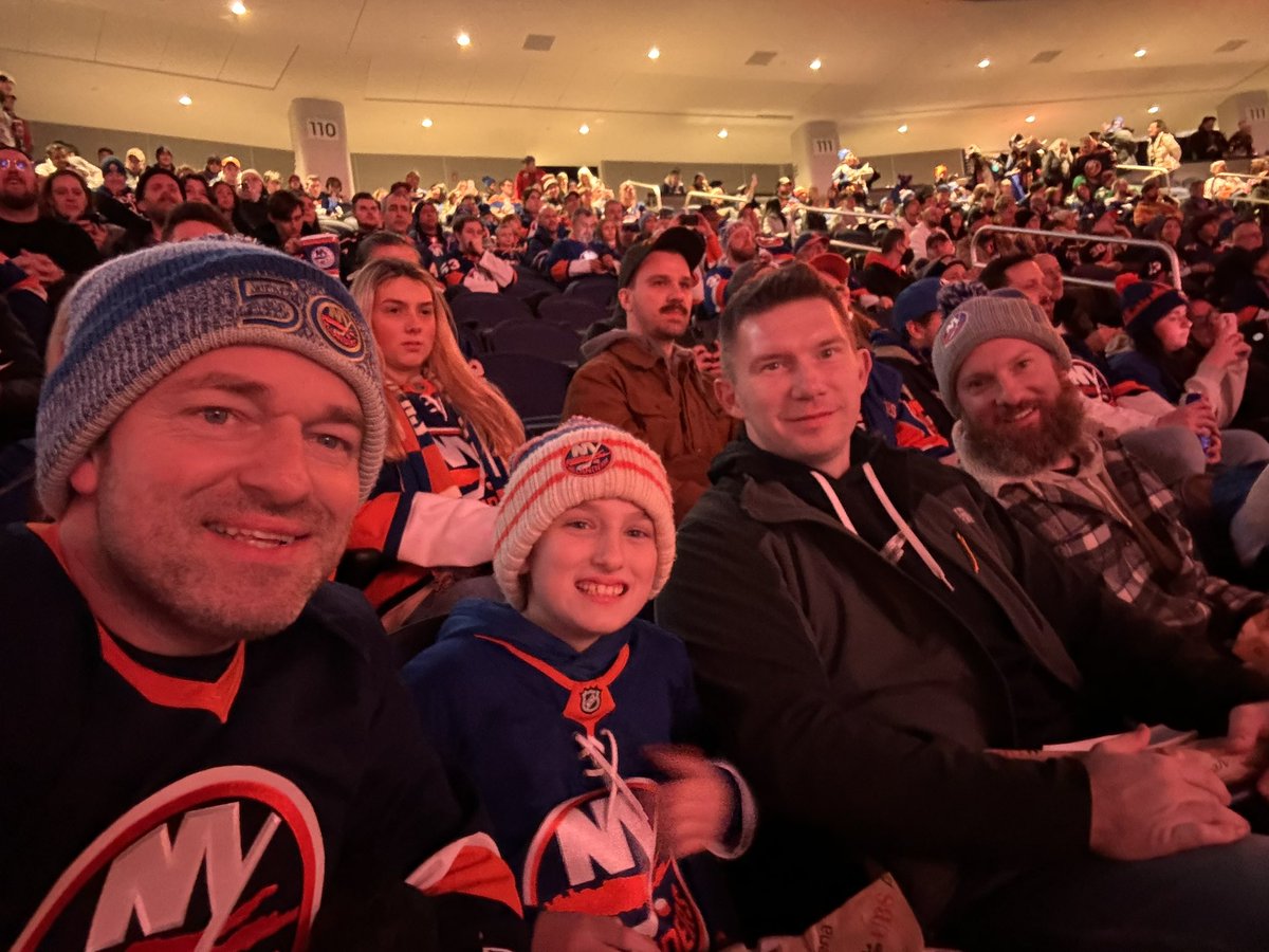 prestigiousmain's tweet photo. #nyislanders #ubs #islanders #boysnightout Let’s go Islanders!!! https://t.co/MY8Gkmetqd