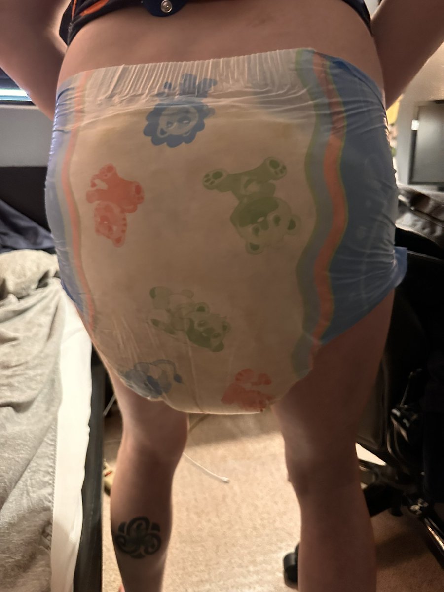 SrhPaul's tweet photo. Not your fault puppy @puptrojan daddy had to top this one up a couple of times #abdl #littlespace #ageplay #adultbaby #diaperlover #diaperboi
#dadsonroleplay #handlerpup #messydiaper #stinkydiaper #stinkypuppy #maxcapacity https://t.co/ruInEghZzg