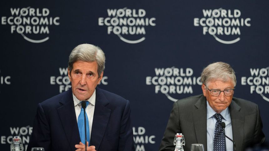 OVNIS_UFOs's tweet photo. @dejanirasilveir #JohnKerry maestro del 🐍#culto #mason miembro del culto #HuesosyCalaberas #Satanista y visitante de la ✡️#IslaDeEpstein #pedofilo, debemos dejar de romantizar la masóneria, tienen buen marketing pero los mayores genocidas de la humanidad han sido masones. https://t.co/NnBk8AP1Zw