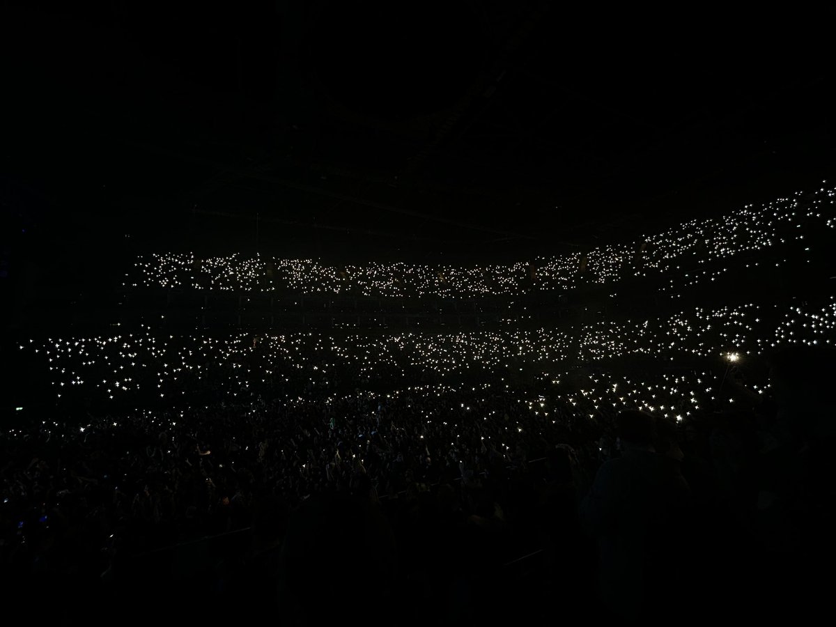 handsdjh's tweet photo. One word… UNFORGETTABLE!
#BringMeTheHorizon #BMTH https://t.co/Pl3u9SrC38