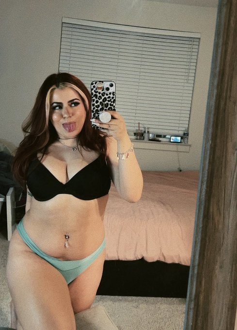 felt qt 💋 https://t.co/t2cC66FlkV