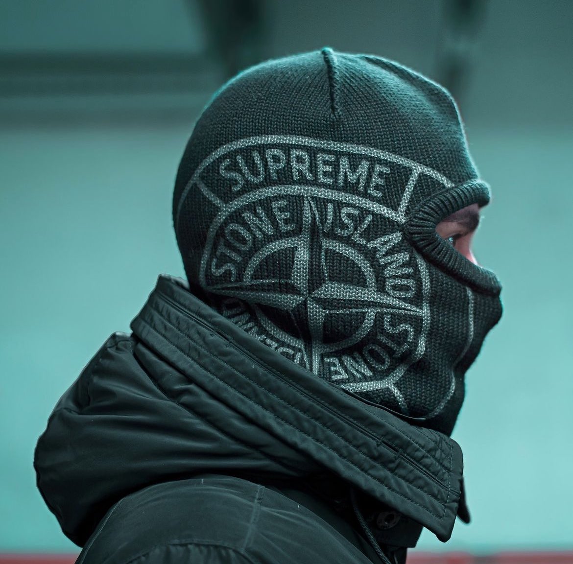 SneakerVisionz's tweet photo. Supreme x Stone Island Glow Knit (2020) 🔦 https://t.co/PYhMZQOSr2