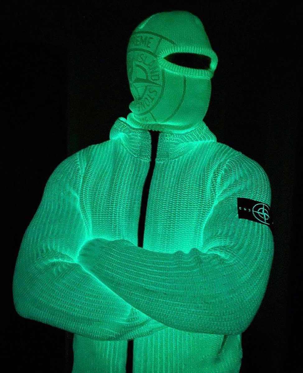 SneakerVisionz's tweet photo. Supreme x Stone Island Glow Knit (2020) 🔦 https://t.co/PYhMZQOSr2
