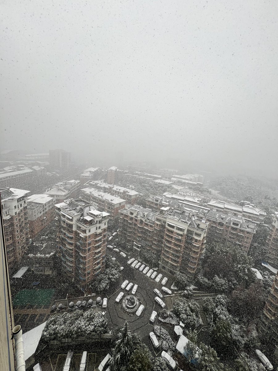 UnitedPyro's tweet photo. Got some snow in Liuyang.  ❄️ https://t.co/g9644PZ71D