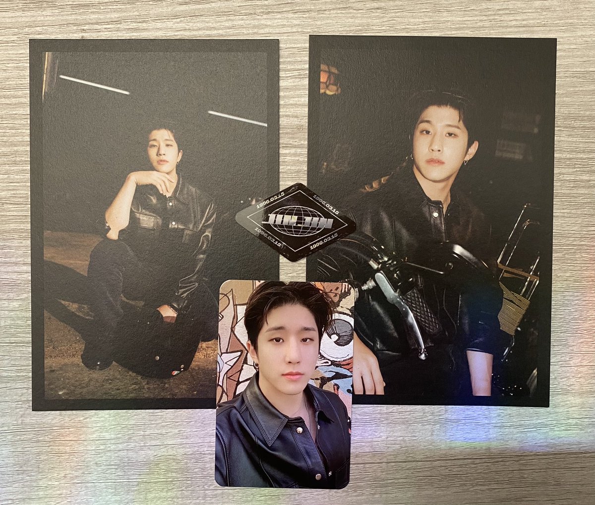 miinasbff's tweet photo. [WTS] JinJin Seasons Greeting Start Version

Postcards + PC + Sticker
❗️USA ONLY

$10 

#jinjin #ASTRO #wtsastro #wtskpop https://t.co/cJW8TyxjF9