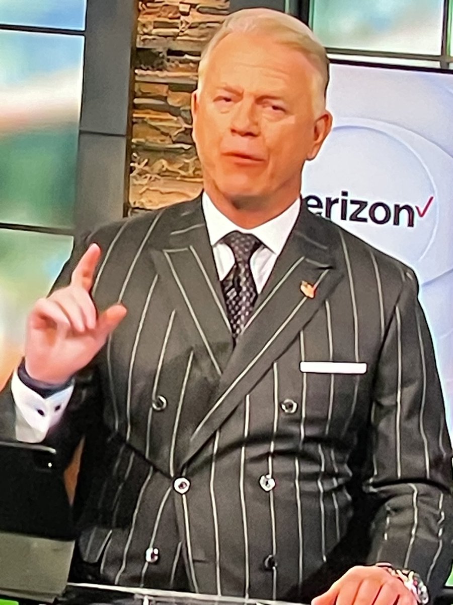 mikesbenz's tweet photo. @WFANmornings Boomers suit looks like he is in the Swedish Mafia https://t.co/KTksbb2NMa