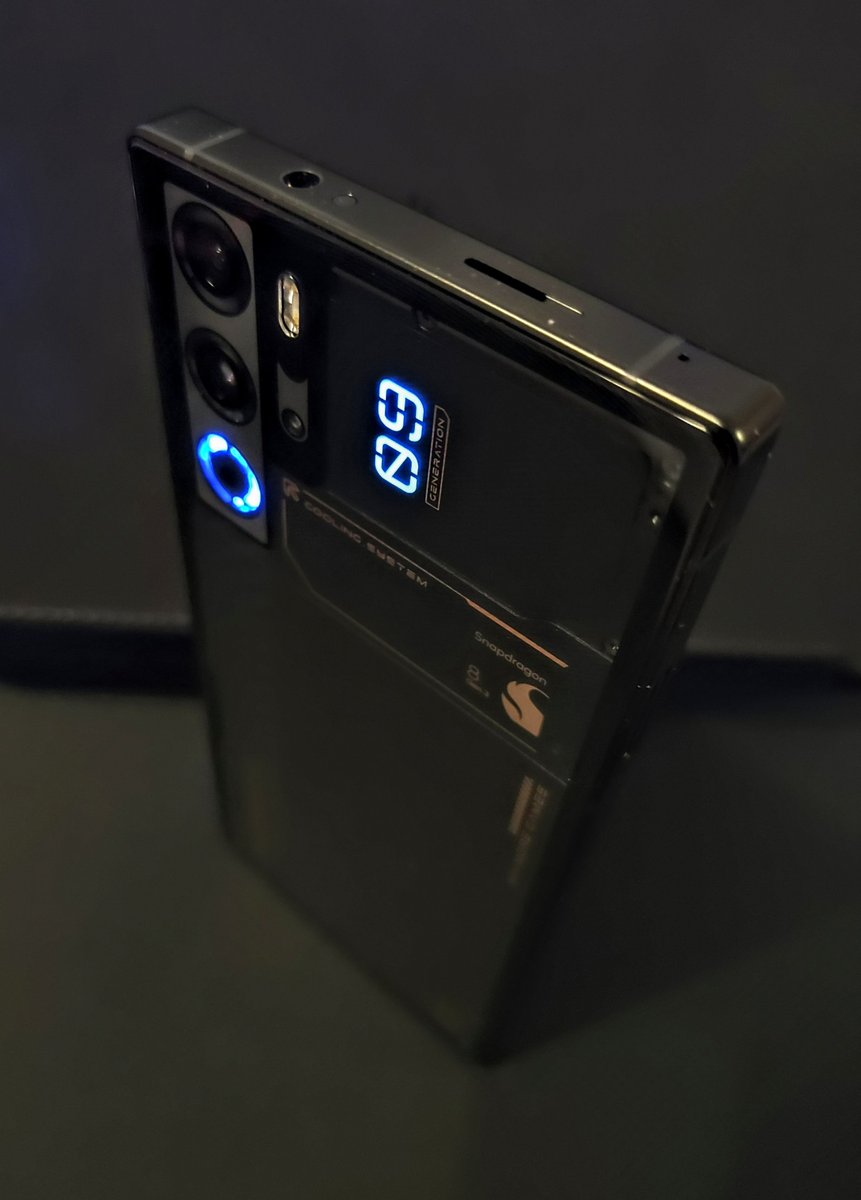 JannisDieckhoff's tweet photo. Nubia RedMagic 9 Pro Testing....
#Android #android14 #Snapdragon8gen3  #benchmark #redmagic9pro #raytracing #120hz https://t.co/YThsdYVjmz
