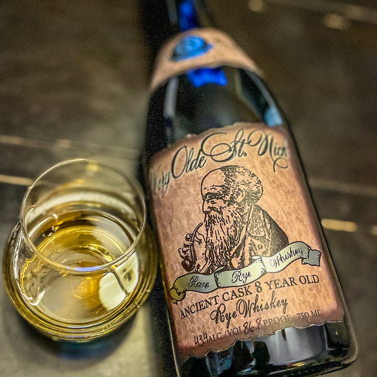 Hood Sommelier by Jack Beguedou - What do you pair your cigar with? For me  the default is always a good Rhum or Armagnac! With this beautiful night I  am exploring for