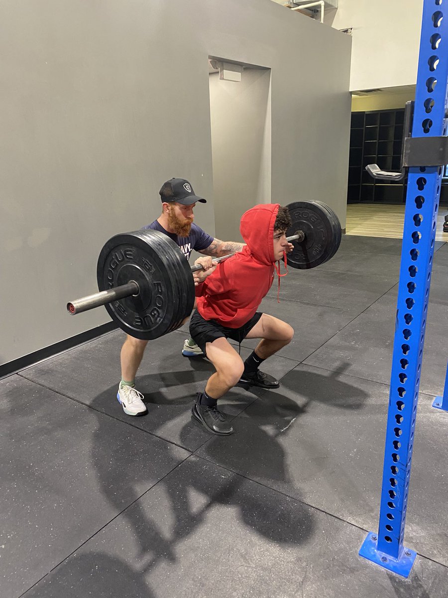 AchillesH81's tweet photo. More off-season workouts getting ready for Detroit and 10th grade season🔥
@garyc2332 https://t.co/rmLjeM06Zb